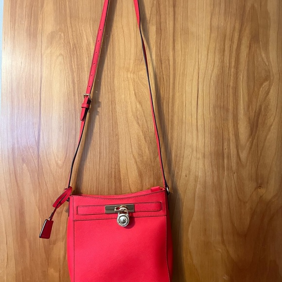 Michael Kors, excellent condition- barely used - Picture 2 of 5